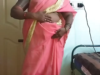 Desi Aunty Showing Her Boobs And Shaved Pussy Press Hard Boobs Rubbing